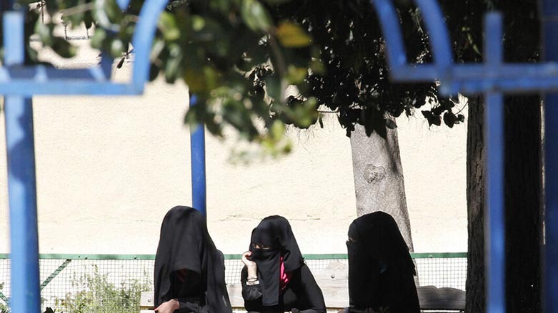 فه‌ره‌نسا: 9 ژنی ده‌ستگیركراوی داعش له‌ باكووری سووریا رایانكردووه‌